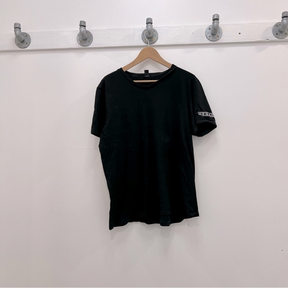Very important tee District tshirt